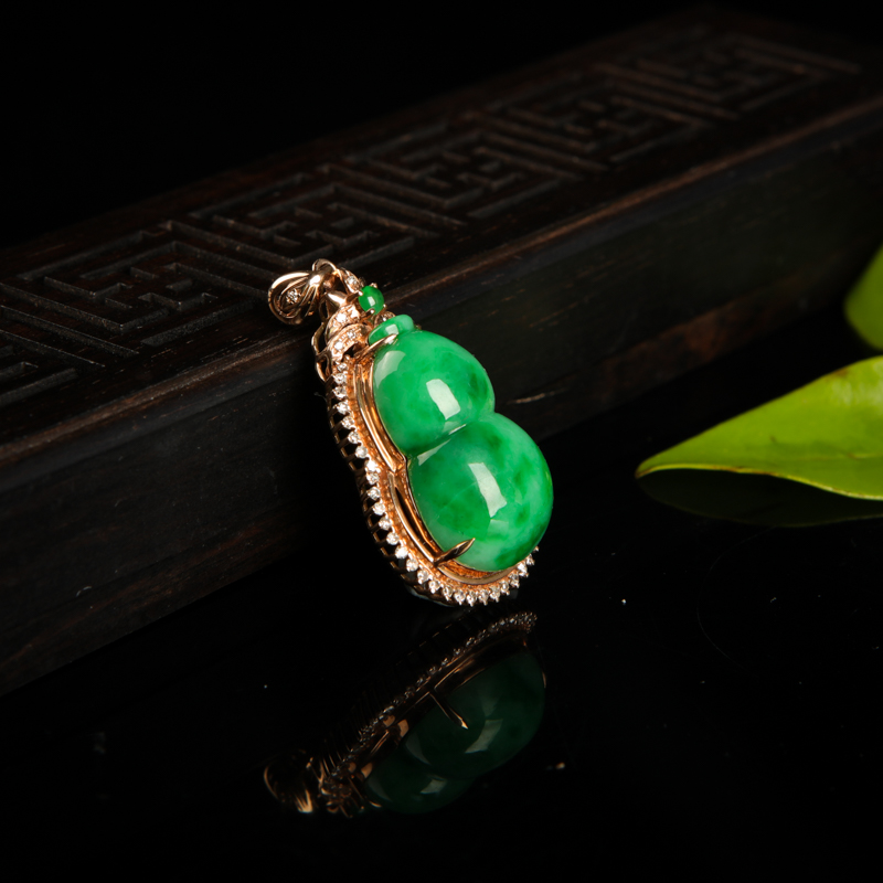 糯种飘翠翡翠葫芦吊坠-红掌柜