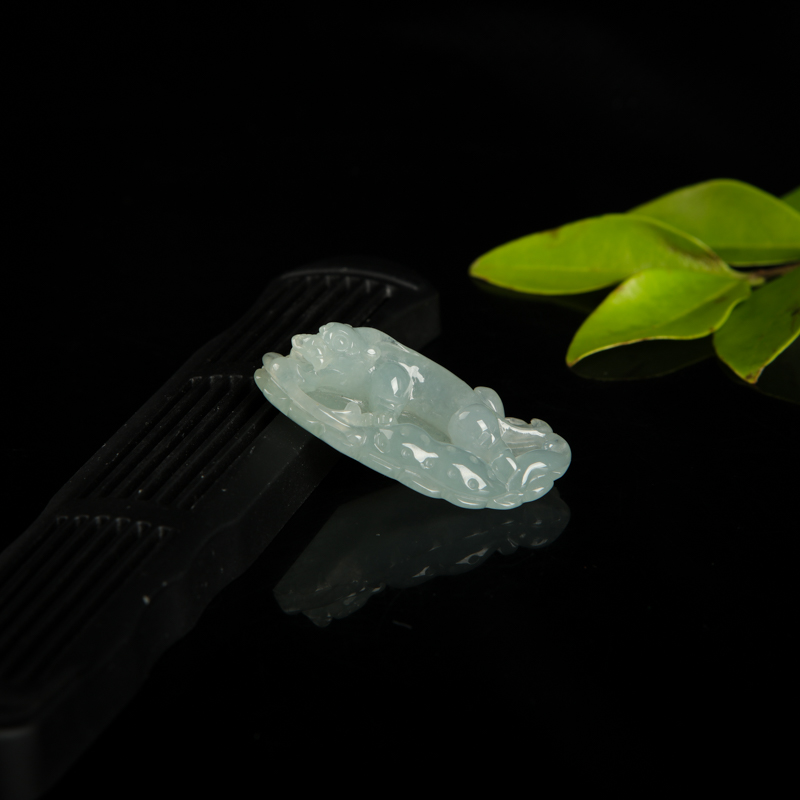 天然糯冰种翡翠貔貅吊坠-红掌柜