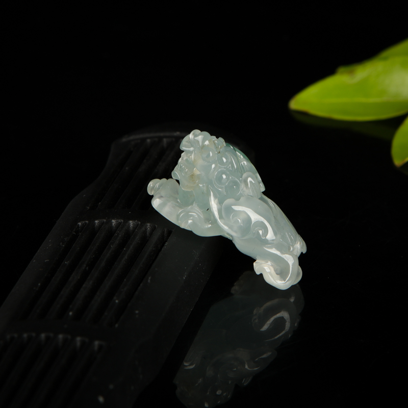 飘花翡翠貔貅吊坠-红掌柜