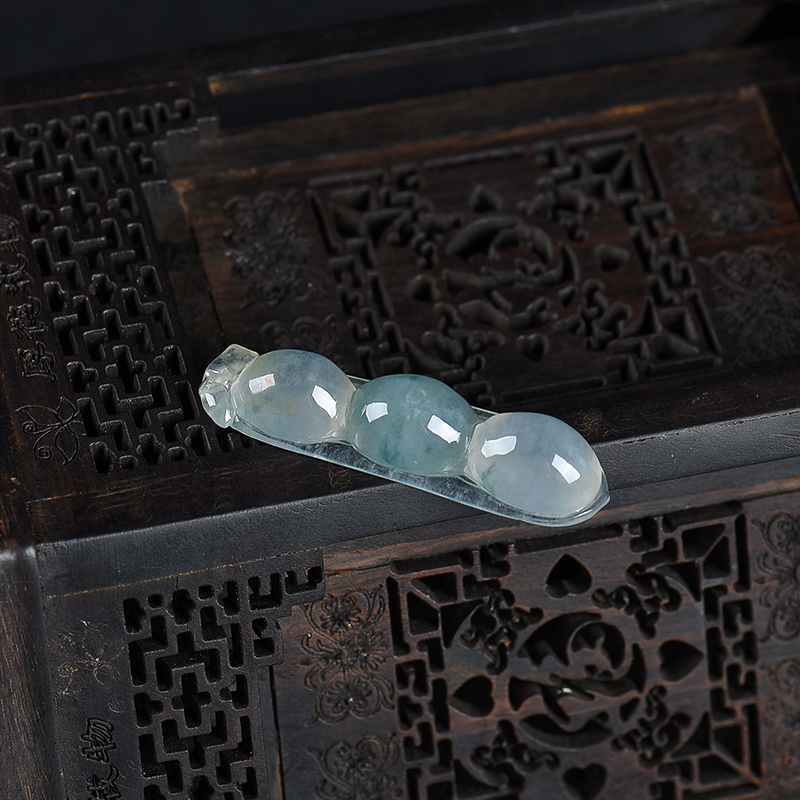 缅甸天然糯种翡翠连中三元吊坠-红掌柜