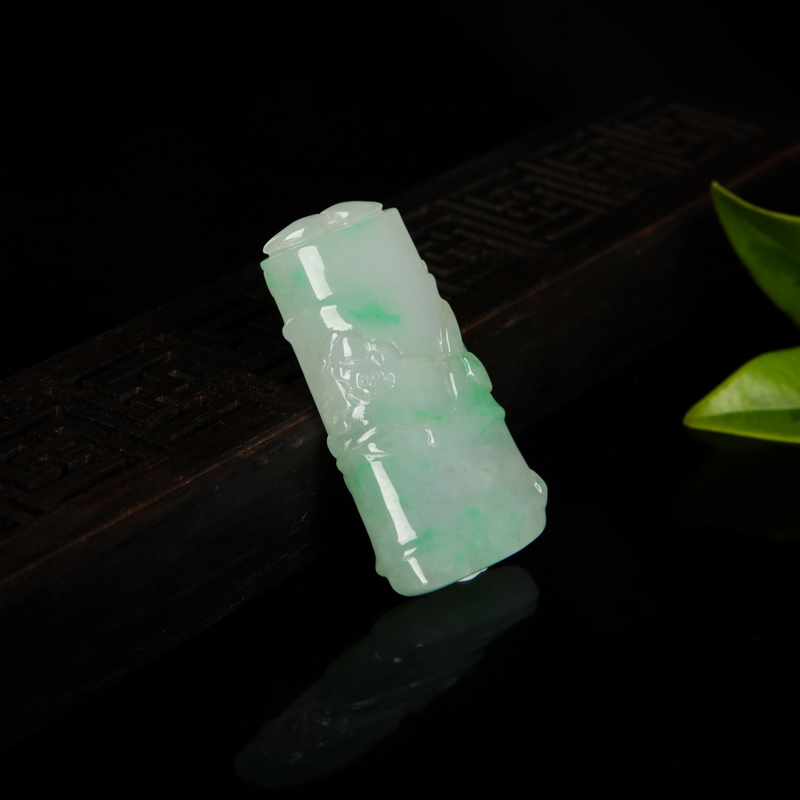 翡翠节节高吊坠-红掌柜