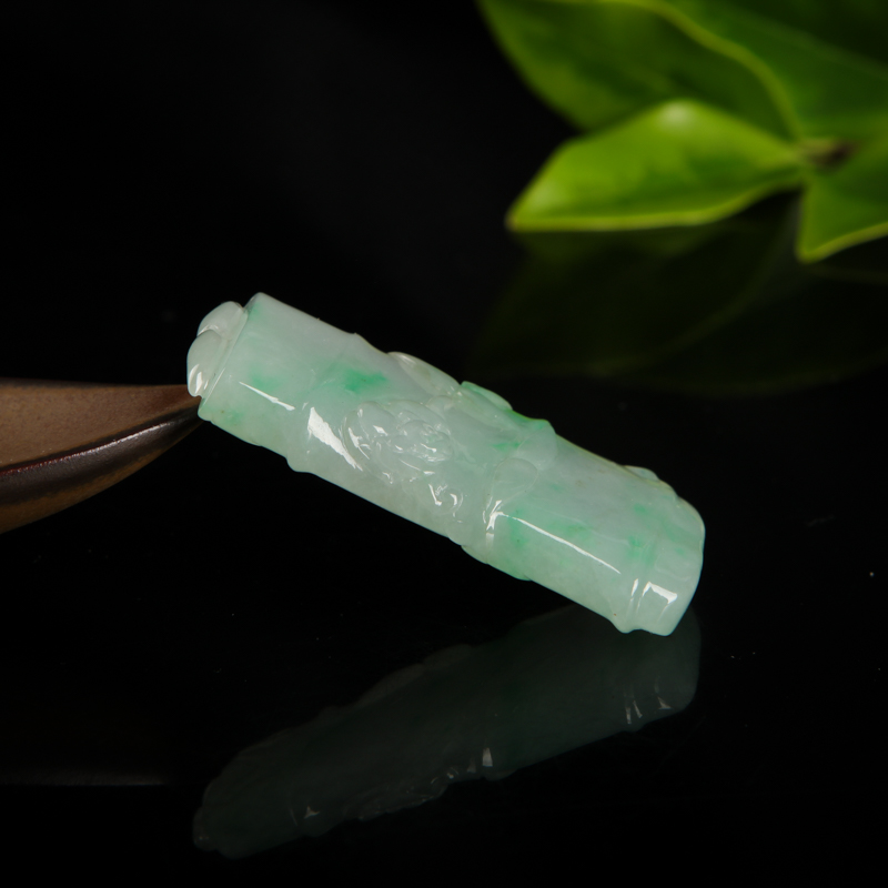 天然翡翠节节高吊坠-红掌柜