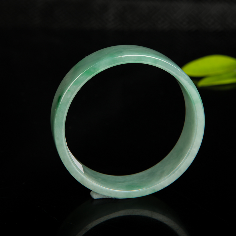 52mm豆种飘翠翡翠方镯-红掌柜