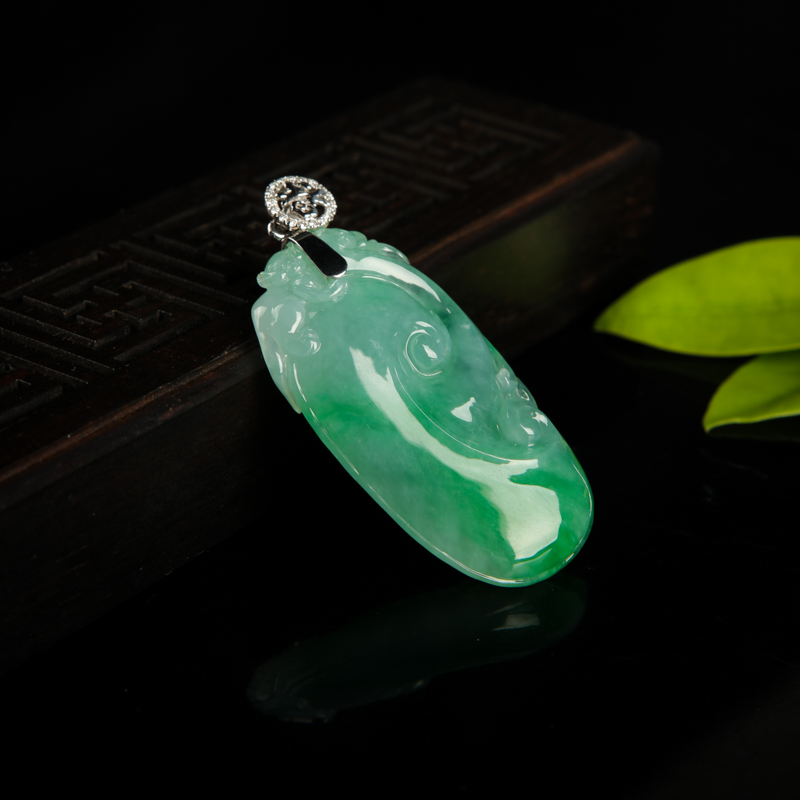 翡翠如意吊坠-红掌柜