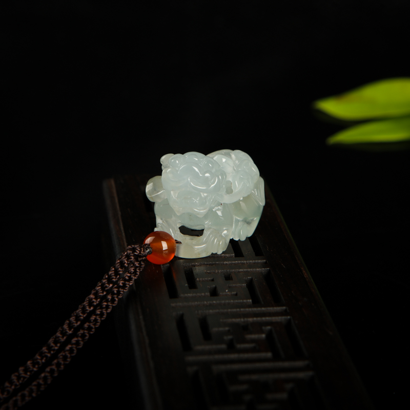 糯种飘花翡翠貔貅吊坠-红掌柜
