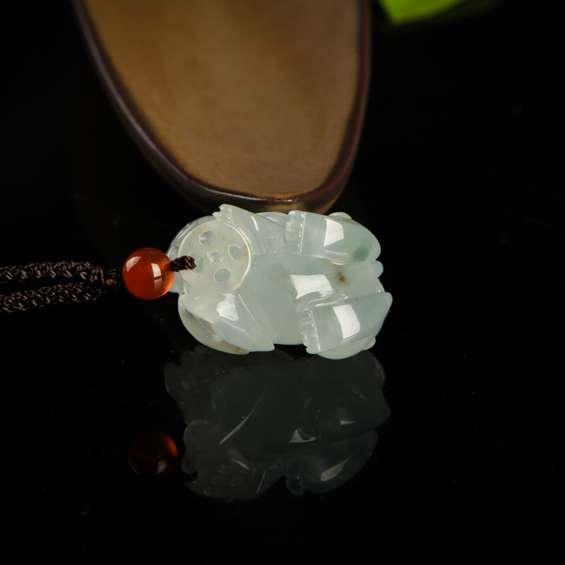 糯种翡翠貔貅吊坠-红掌柜