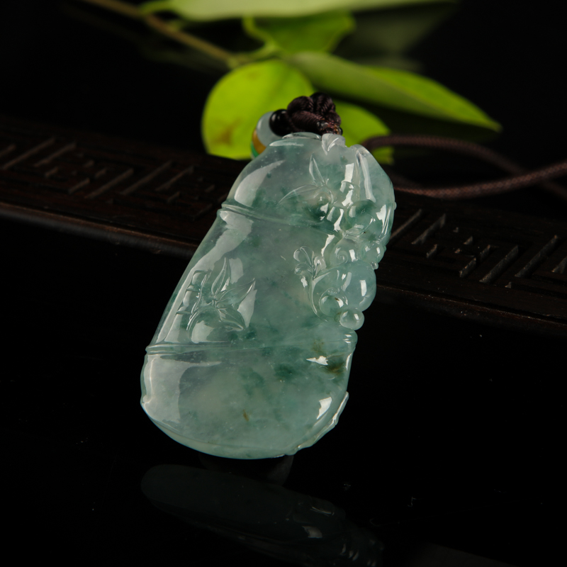 飘花翡翠节节高升吊坠-红掌柜