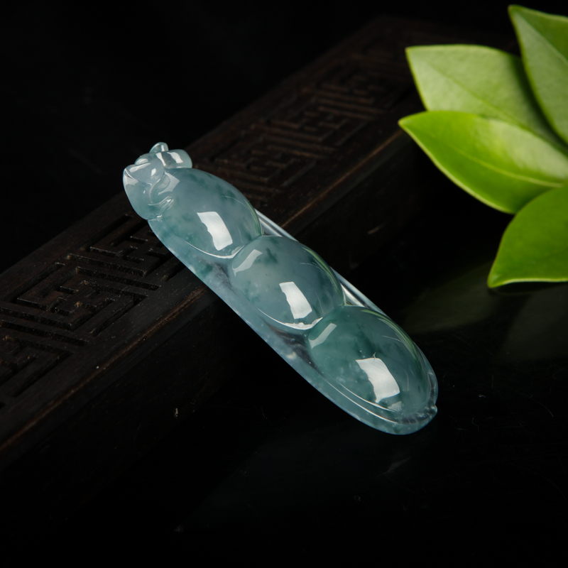 天然糯冰种飘花翡翠连中三元吊坠-红掌柜