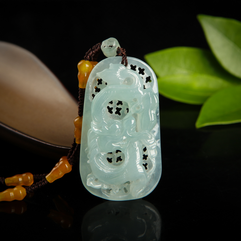 糯种浅绿翡翠辰龙吊坠-红掌柜