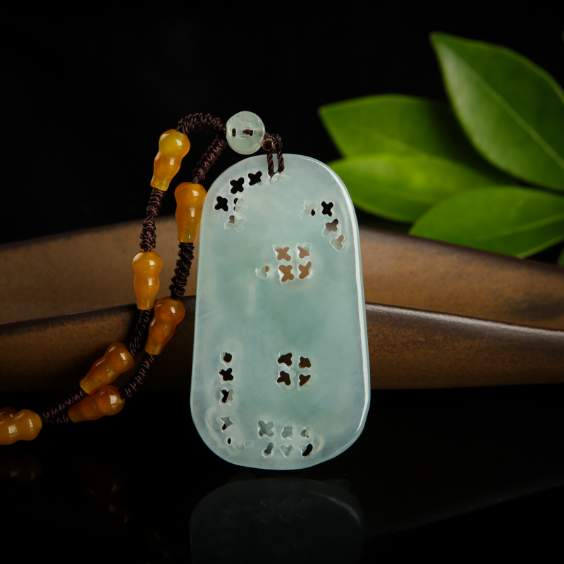 翡翠辰龙吊坠-红掌柜