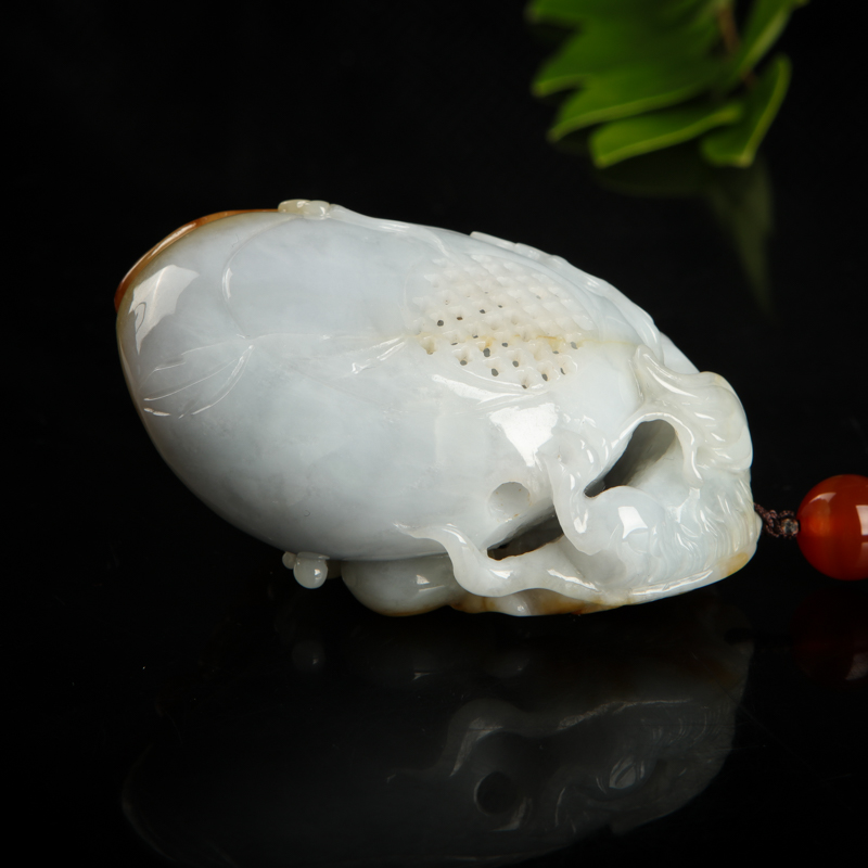 糯种天然俏色翡翠福寿如意手把件-红掌柜