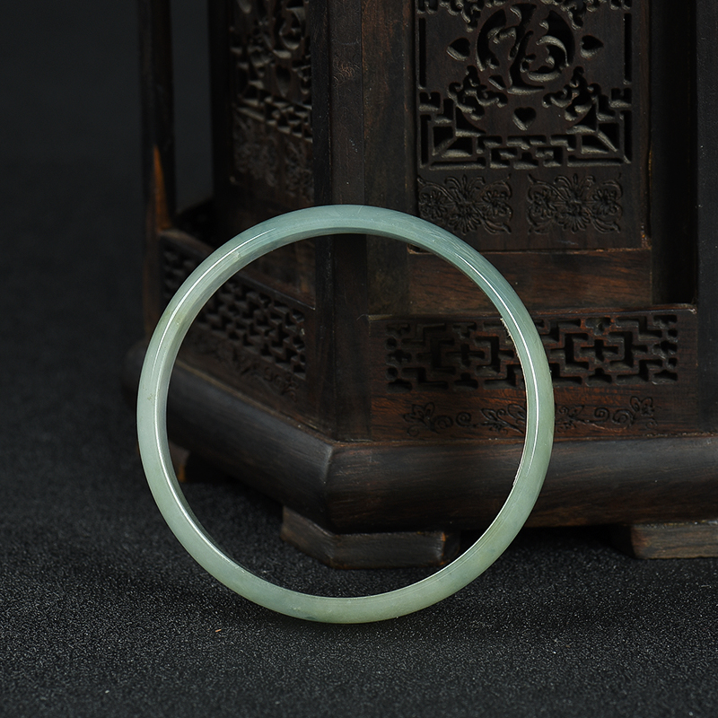 灰绿翡翠手镯-红掌柜