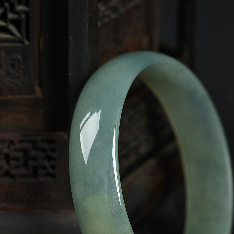 糯冰种翡翠手镯-红掌柜