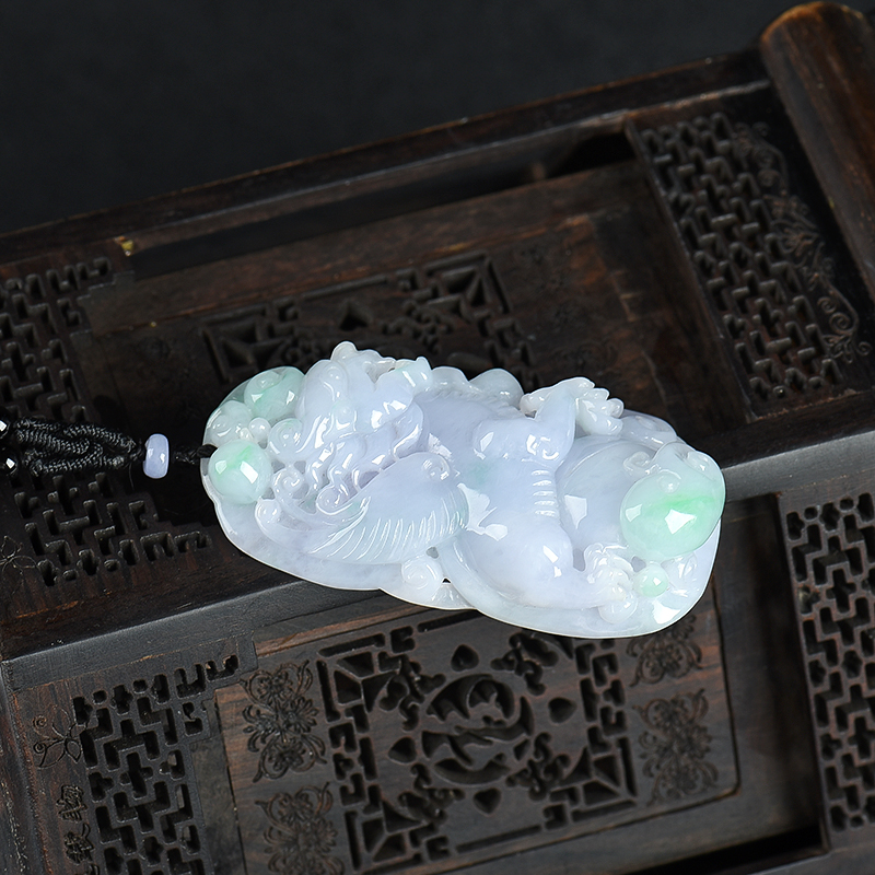 天然翡翠瑞兽吊坠-红掌柜