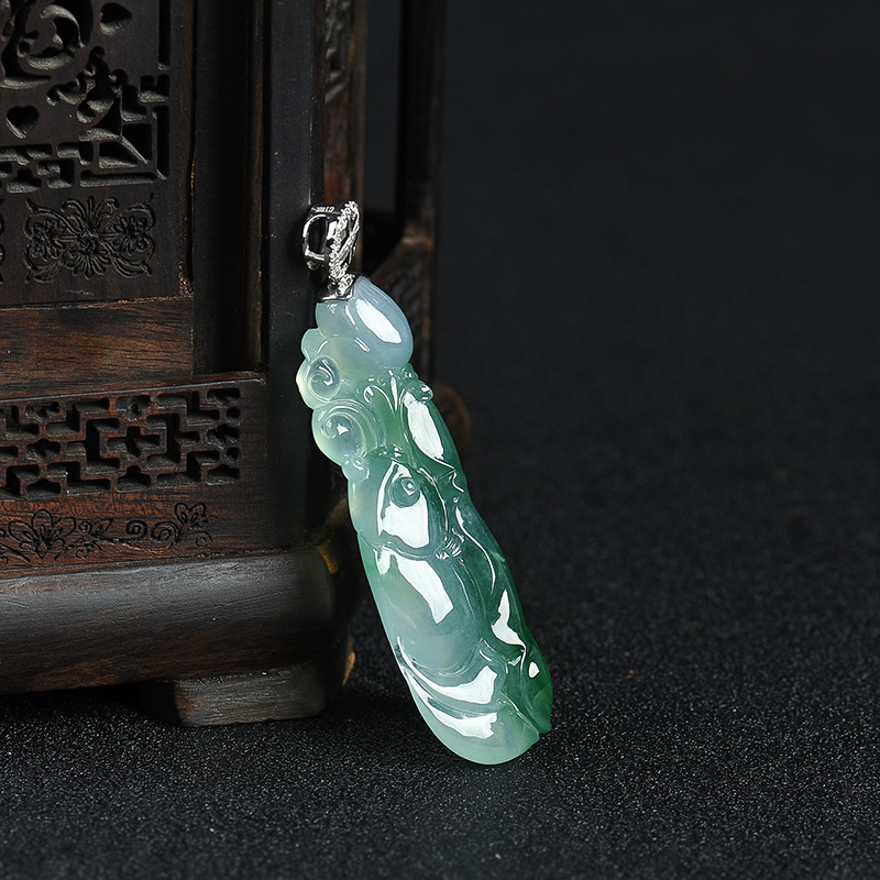 糯冰种飘翠翡翠年年有余吊坠-红掌柜