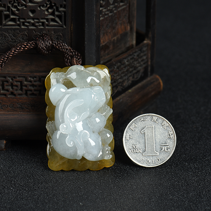 俏色翡翠貔貅-红掌柜