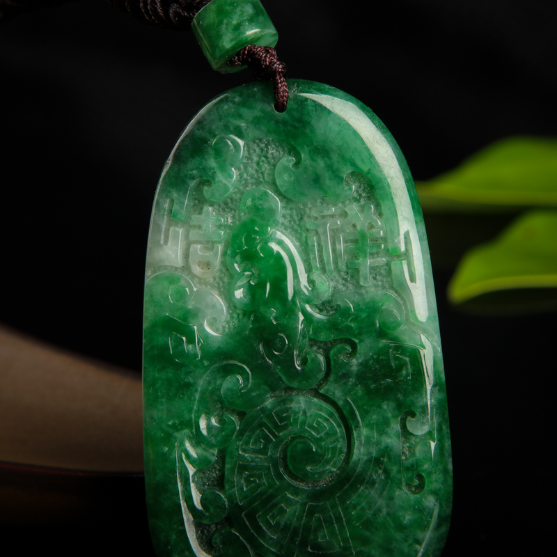 豆种翡翠龙凤吊坠-红掌柜