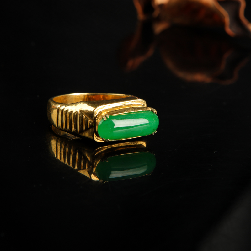 缅甸糯种翠绿翡翠戒面-红掌柜