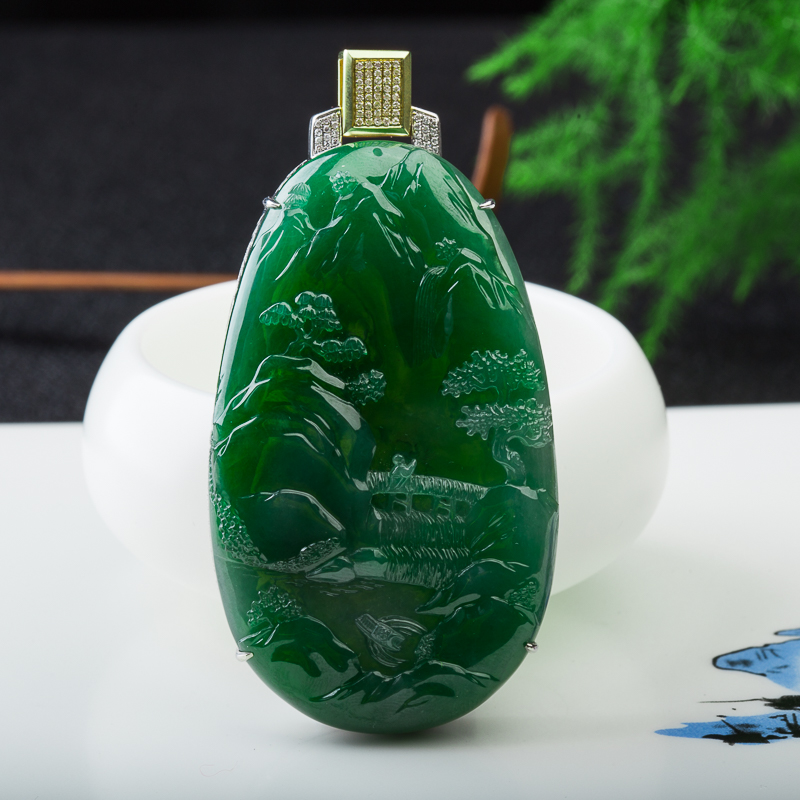 18K冰种翠绿翡翠山水牌吊坠-红掌柜