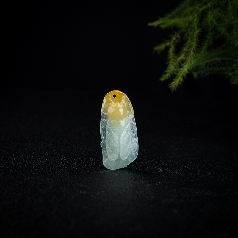 糯冰种俏色黄翡一鸣惊人吊坠-红掌柜