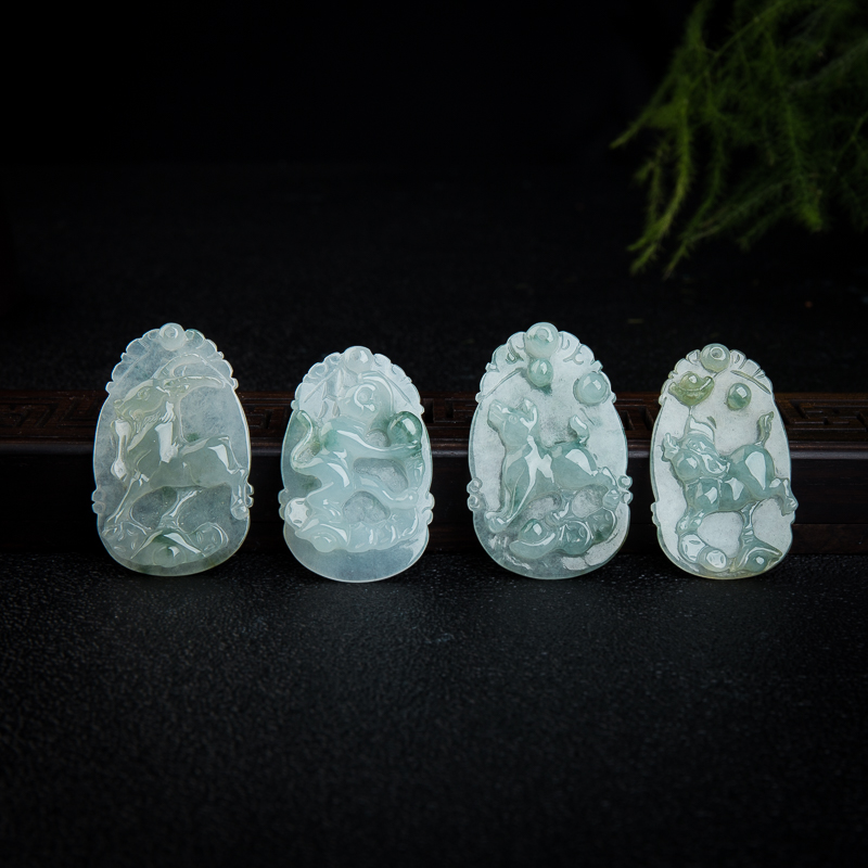 糯冰种翡翠生肖单件吊坠-红掌柜