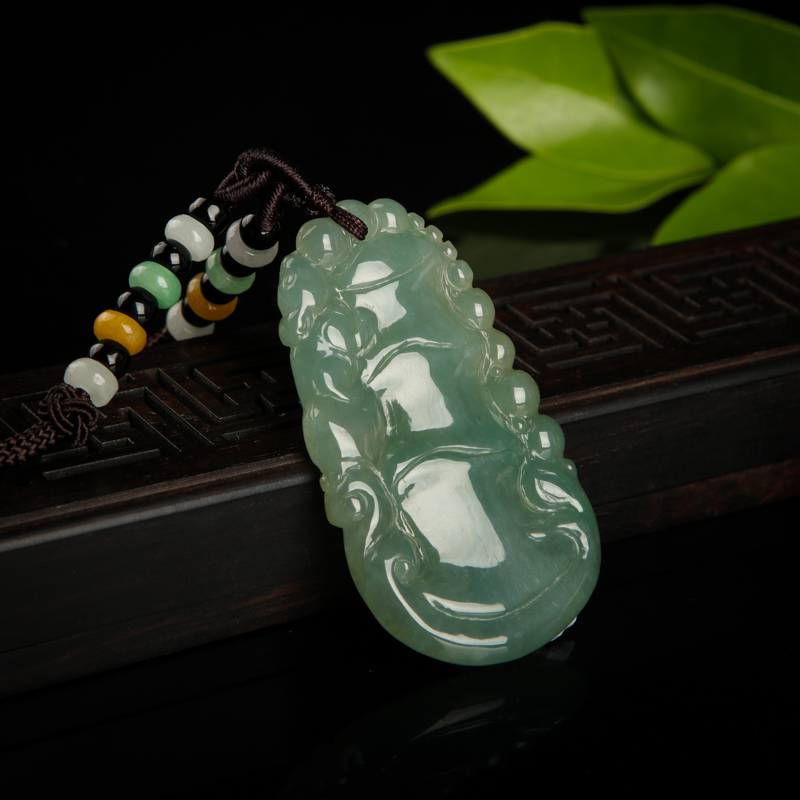 深绿翡翠节节高升吊坠-红掌柜