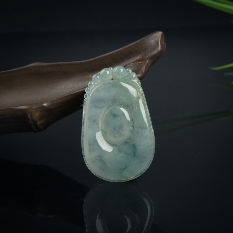 糯冰种翡翠福贝吊坠-红掌柜