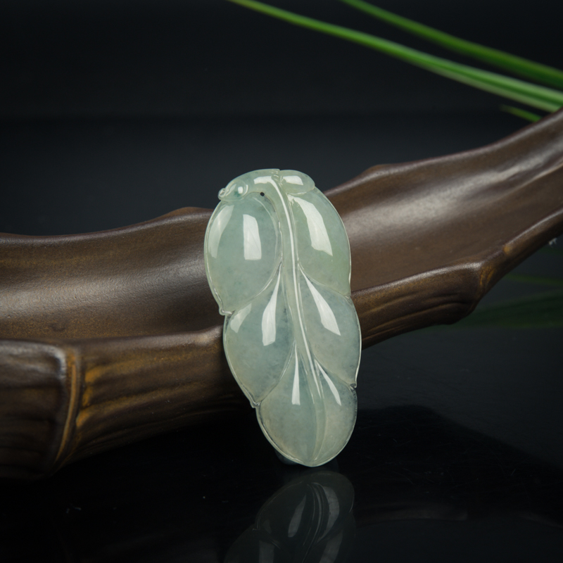 翡翠金枝玉叶吊坠-红掌柜