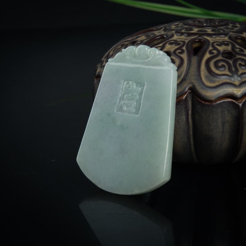 缅甸天然翡翠吊坠-红掌柜