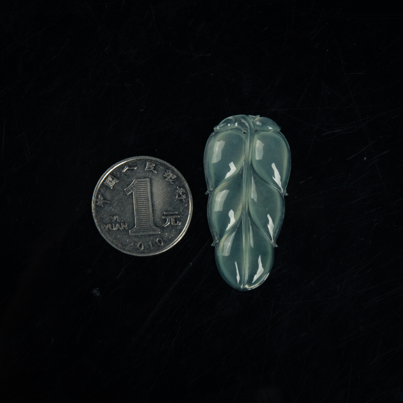 糯冰种浅绿翡翠金枝玉叶吊坠-红掌柜