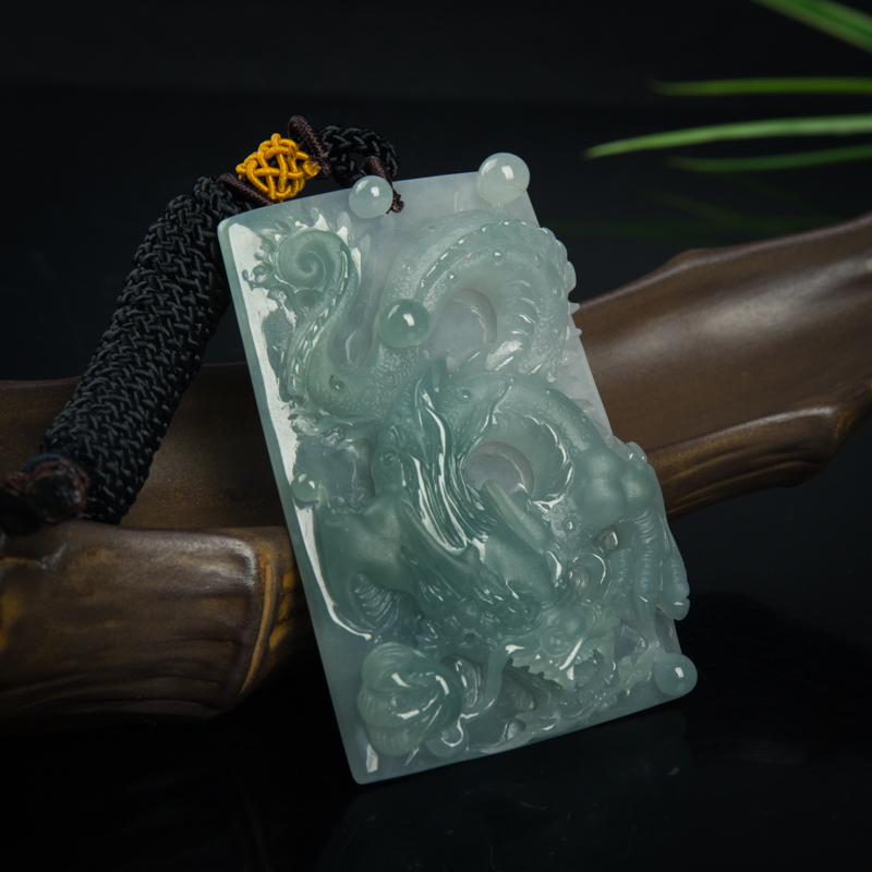 糯种灰绿翡翠吊坠-红掌柜