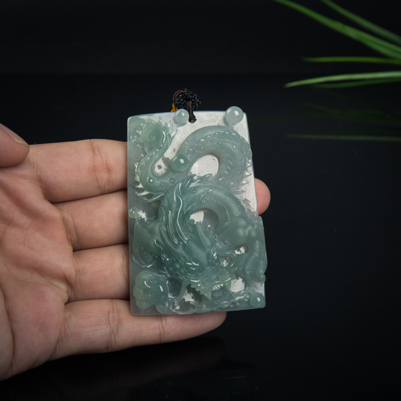 天然糯种灰绿翡翠辰龙吊坠-红掌柜