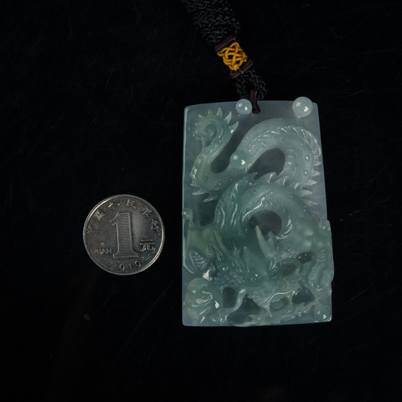 糯种灰绿翡翠辰龙吊坠-红掌柜