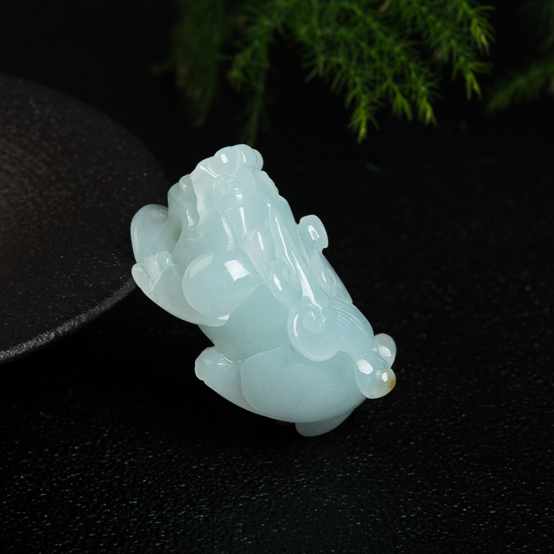 天然缅甸糯种俏色翡翠吊坠-红掌柜