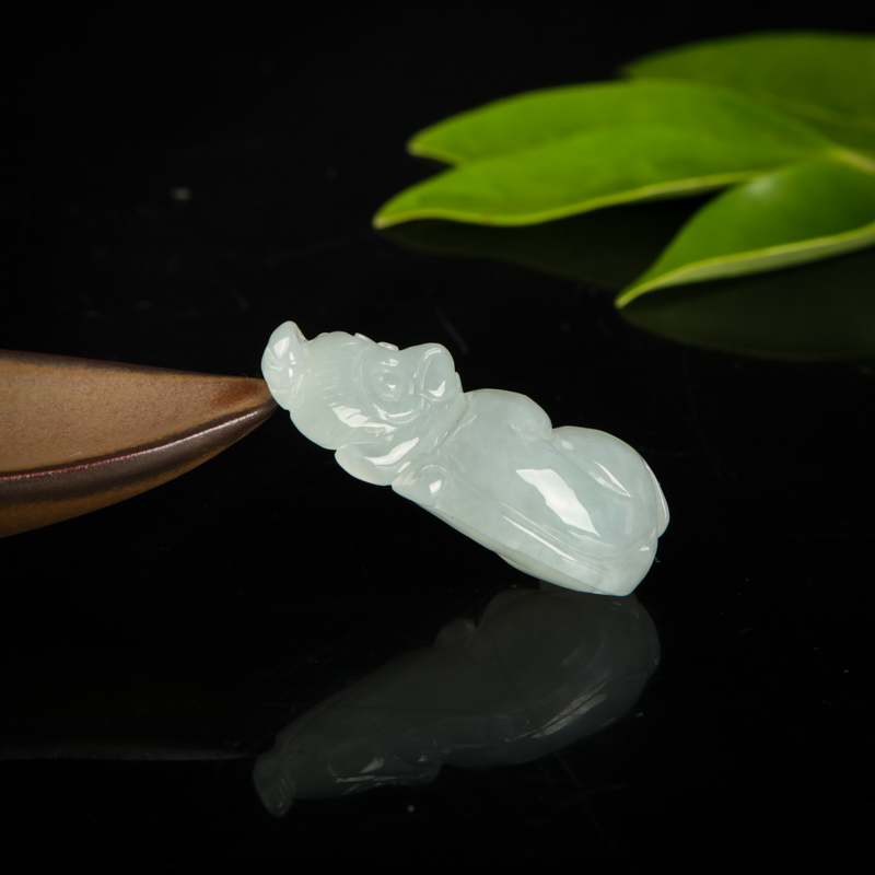 天然翡翠申猴吊坠-红掌柜