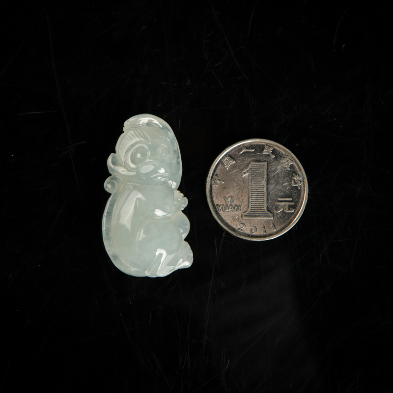 糯种白色翡翠申猴挂坠-红掌柜