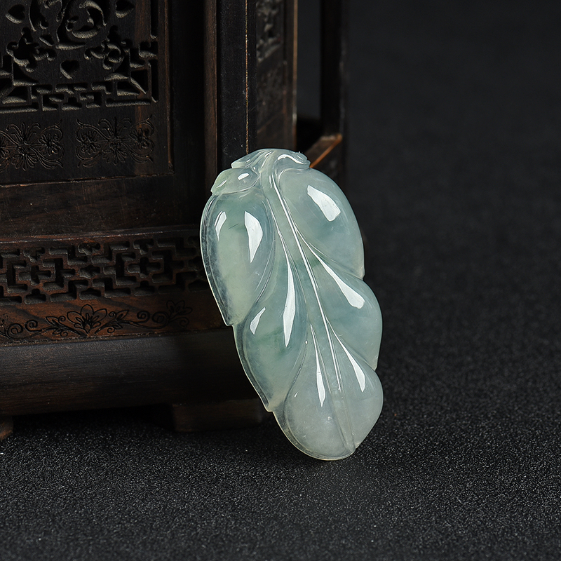 飘花翡翠金枝玉叶吊坠-红掌柜