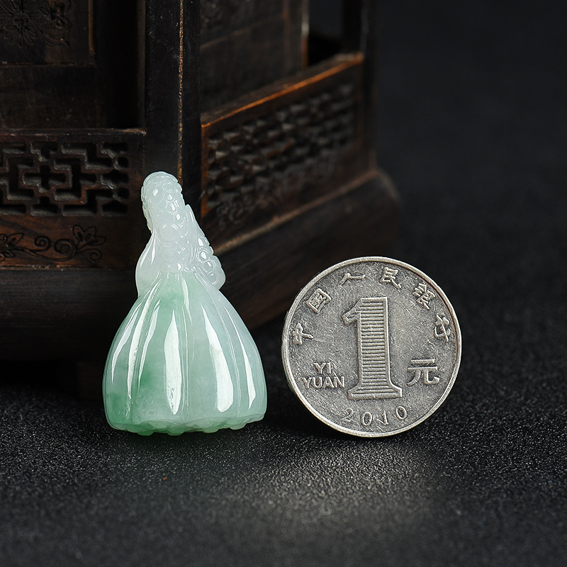 天然翡翠莲蓬吊坠-红掌柜
