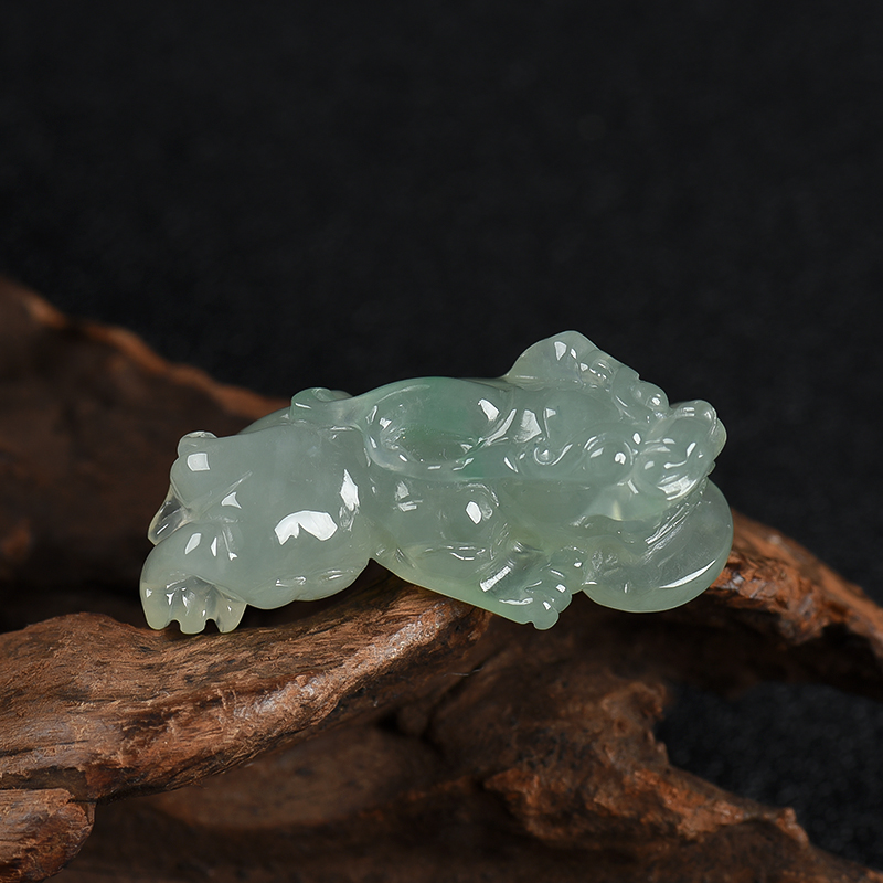 天然糯冰种浅绿翡翠貔貅吊坠-红掌柜