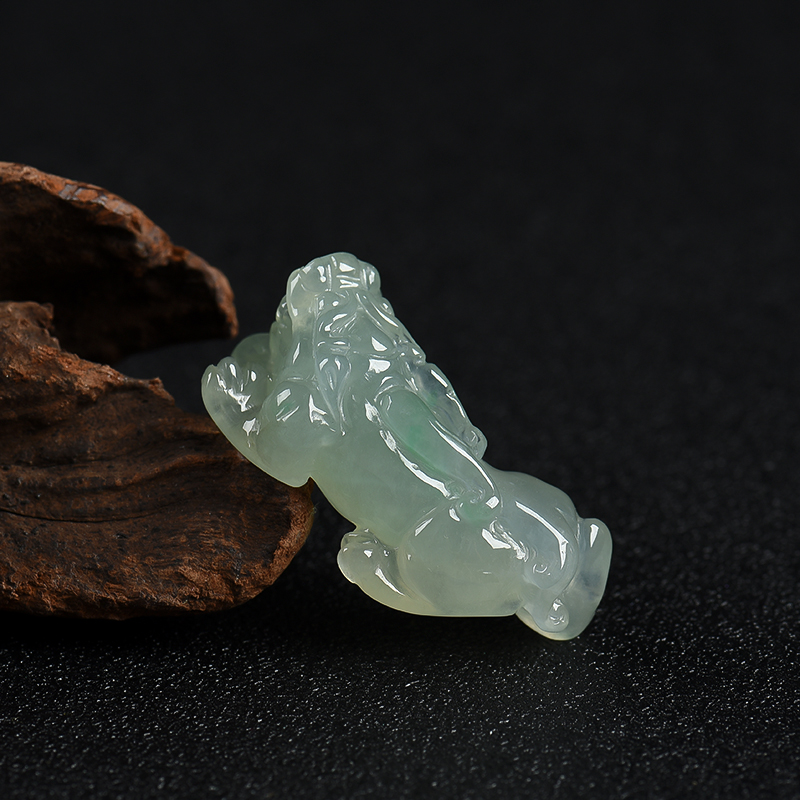 缅甸天然糯冰种浅绿翡翠吊坠-红掌柜