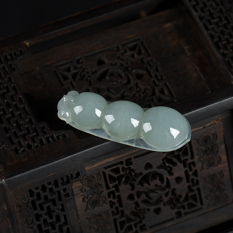 缅甸天然糯种翡翠连中三元吊坠-红掌柜