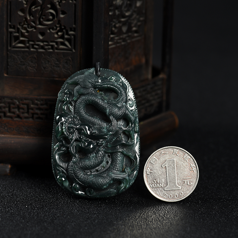 豆种墨翠翡翠辰龙吊坠-红掌柜