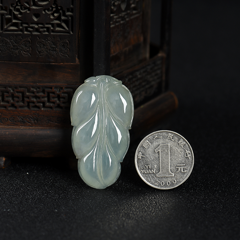 糯种灰绿翡翠金枝玉叶吊坠-红掌柜