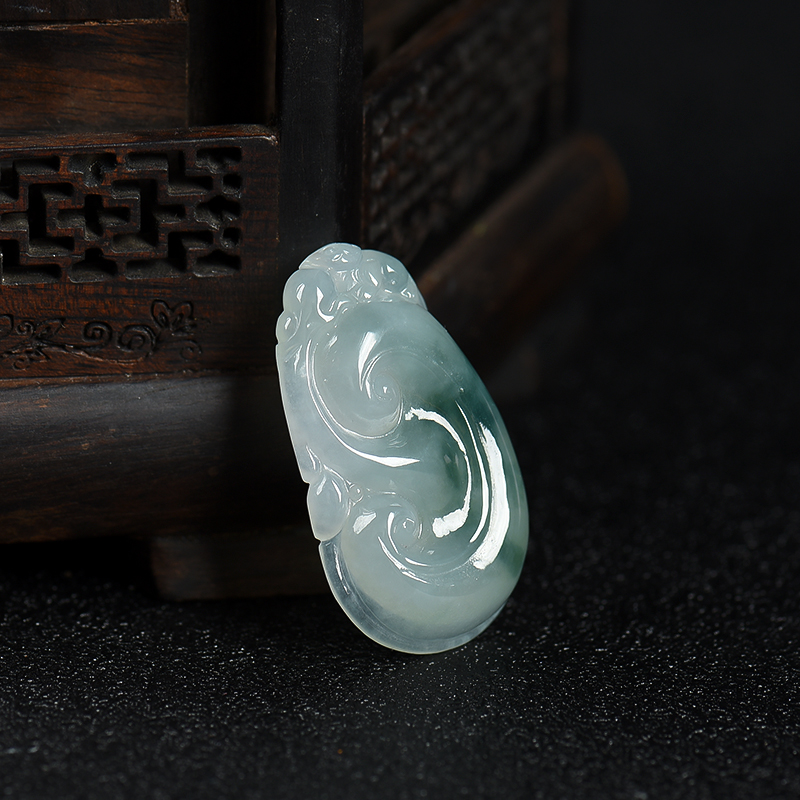 天然糯种飘花翡翠如意吊坠-红掌柜