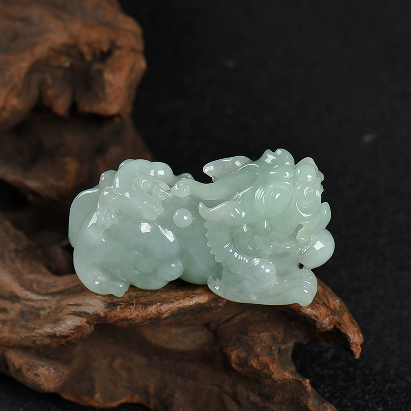 天然糯种浅绿翡翠貔貅吊坠-红掌柜