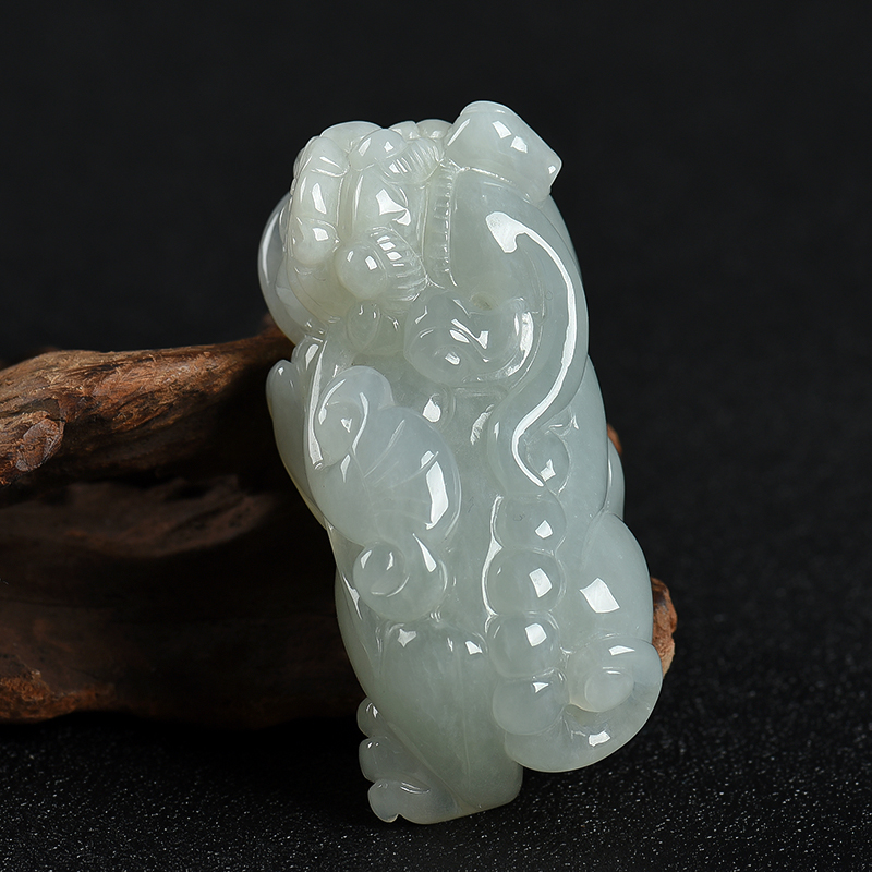 糯种翡翠貔貅吊坠-红掌柜