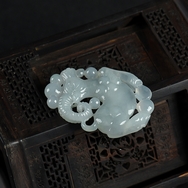 缅甸天然糯种翡翠吊坠-红掌柜