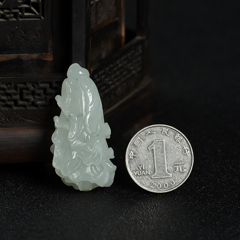 糯种浅绿翡翠吊坠-红掌柜