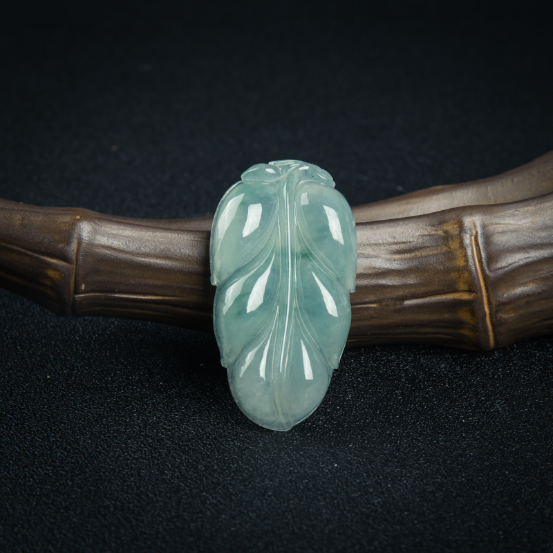 翡翠吊坠-红掌柜