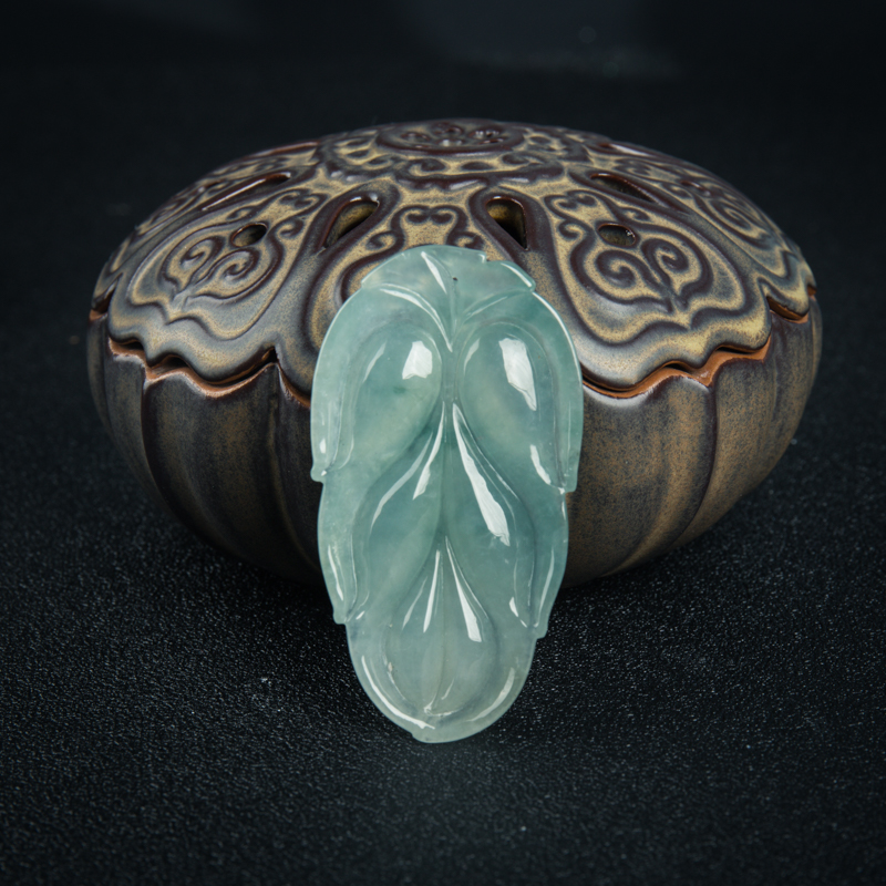 糯冰种翡翠金枝玉叶吊坠-红掌柜